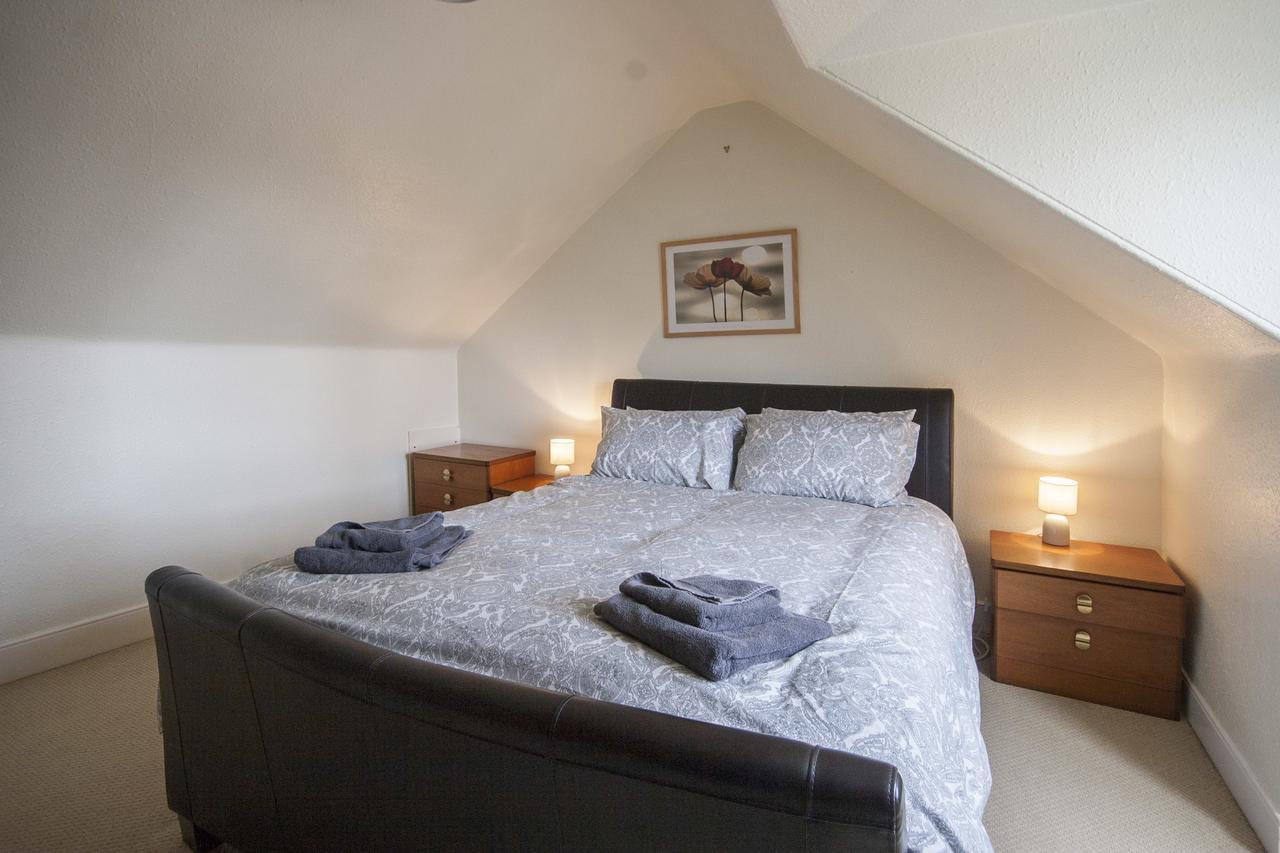 1 Varis Apartments Forres Kültér fotó