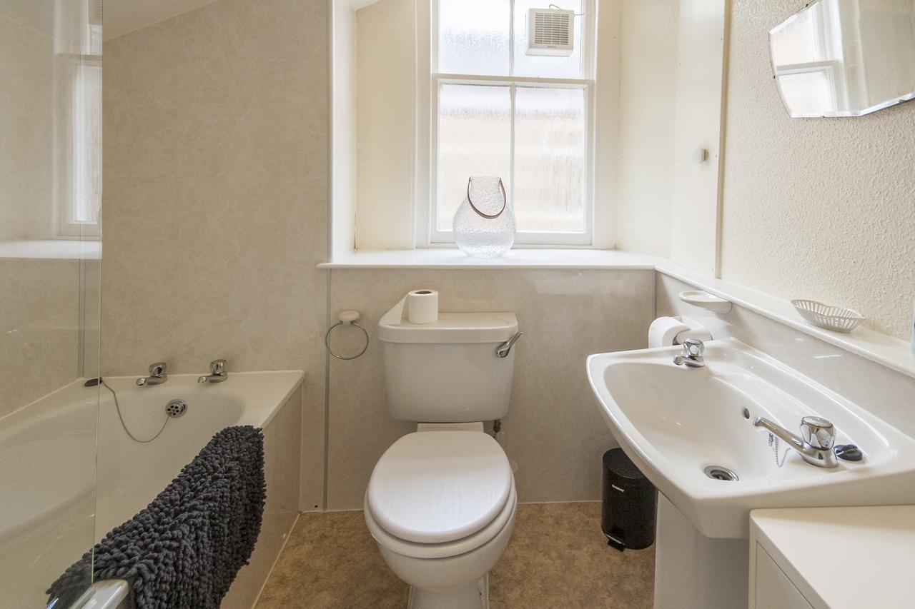 1 Varis Apartments Forres Kültér fotó